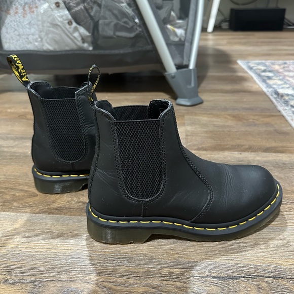 2976 SLIP RESISTANT LEATHER CHELSEA BOOTS - Picture 5 of 8